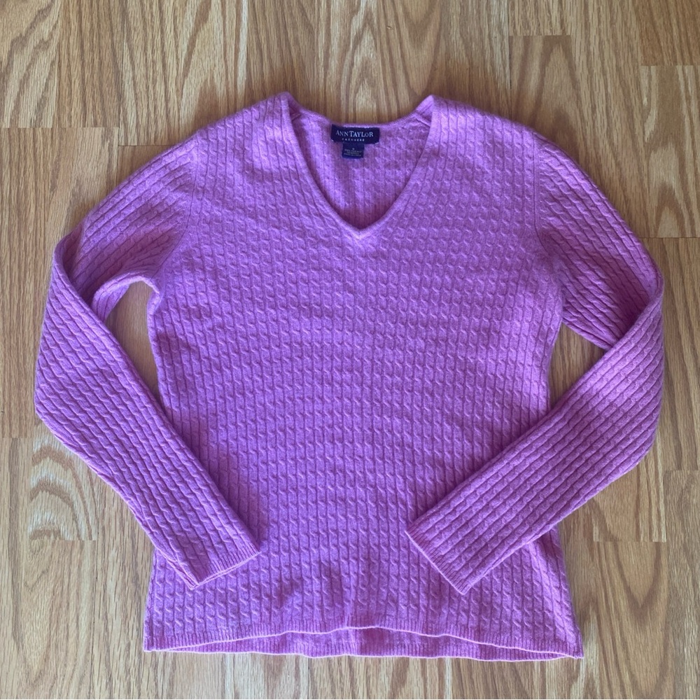 🛑SOLD🛑Ann Taylor Cashmere Women’s Pink V Neck Long Sleeve Shirt Small Two-ply